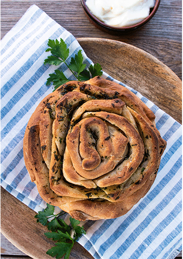 Rezeptbild: Pull Apart Bread mit (Garten)Kräuterbutter