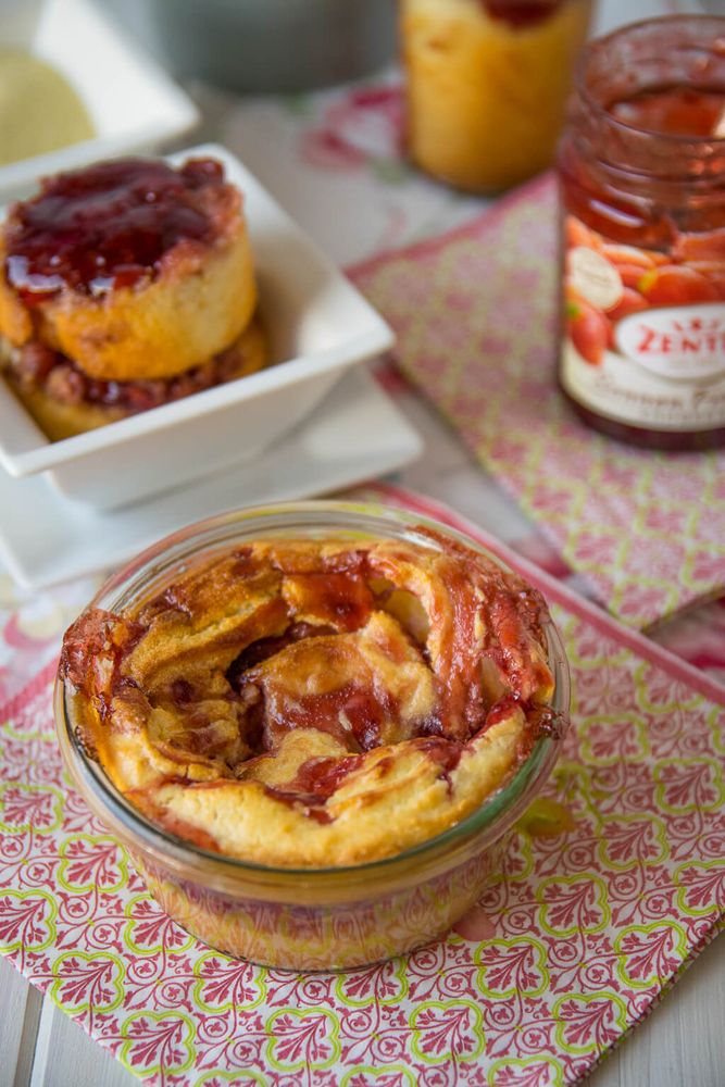 Rezeptbild: Erdbeer Quark-Grießkuchen im Glas
