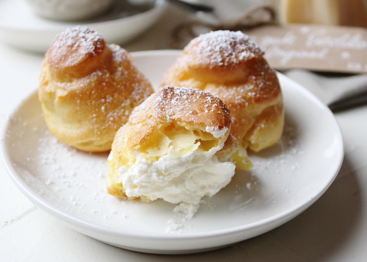 Rezeptbild: Miniwindbeutel mit Eierlikörsahne