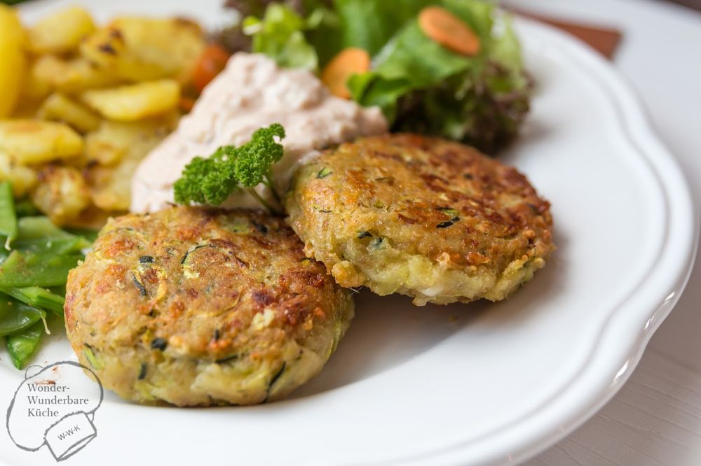 Rezeptbild: Zucchinipflänzchen