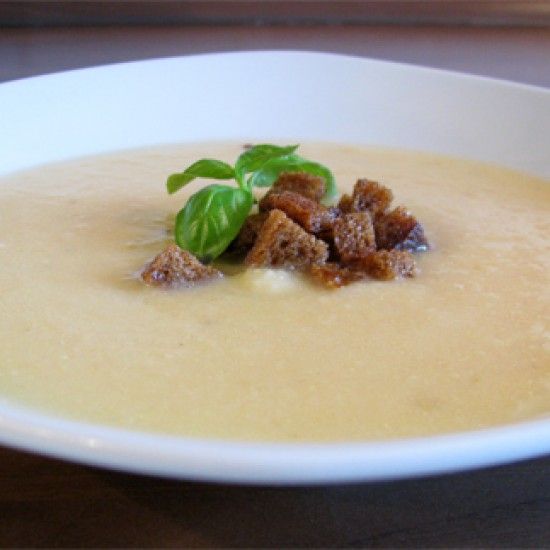 Rezeptbild: Blumenkohlcremesuppe mit Cheddar