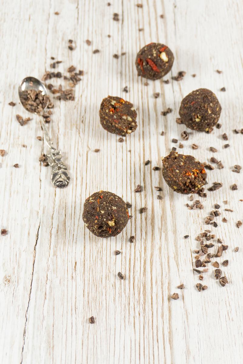 Rezeptbild: Schoko Energy Balls mit Datteln