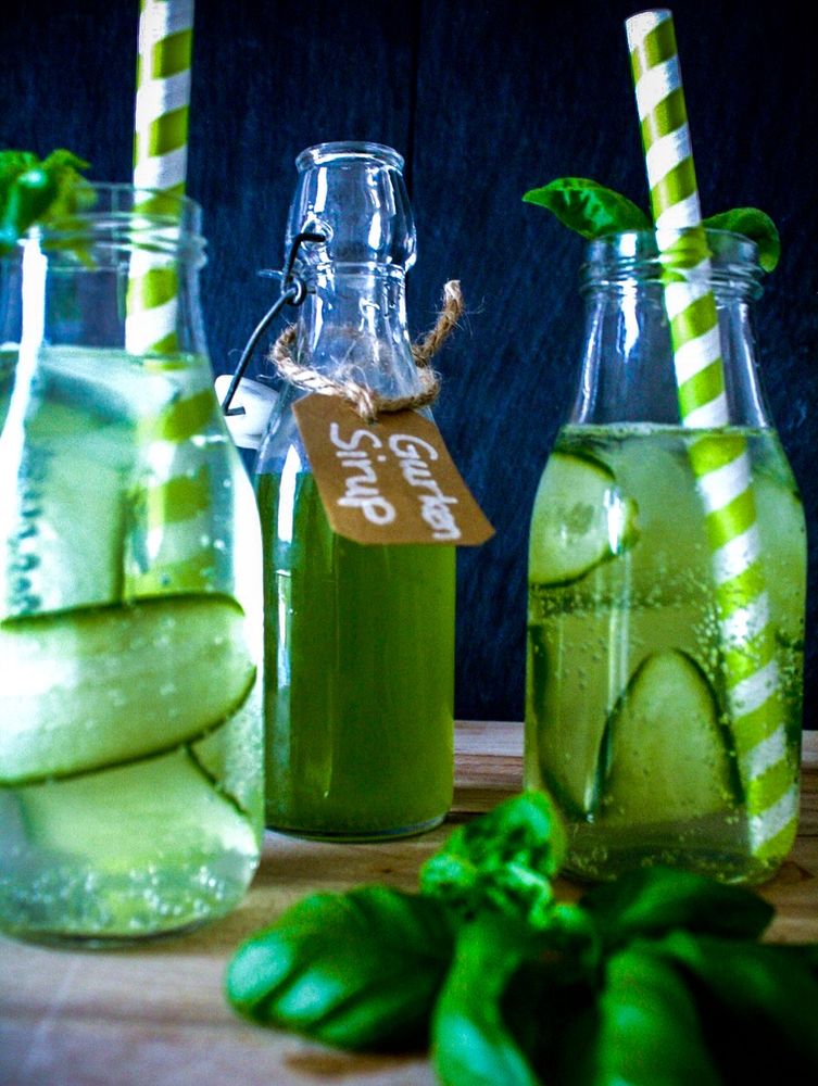 Rezeptbild: Gurkensirup und Limonade