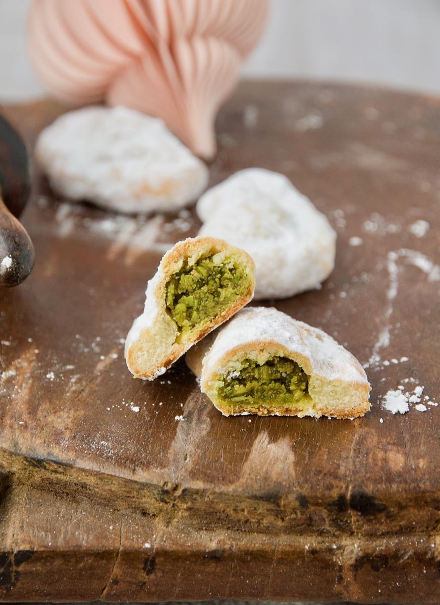 Rezeptbild: Ghotab - Persische Kekse mit Pistazien-Rosenwasser-Kardamom-Füllung für Nowrooz