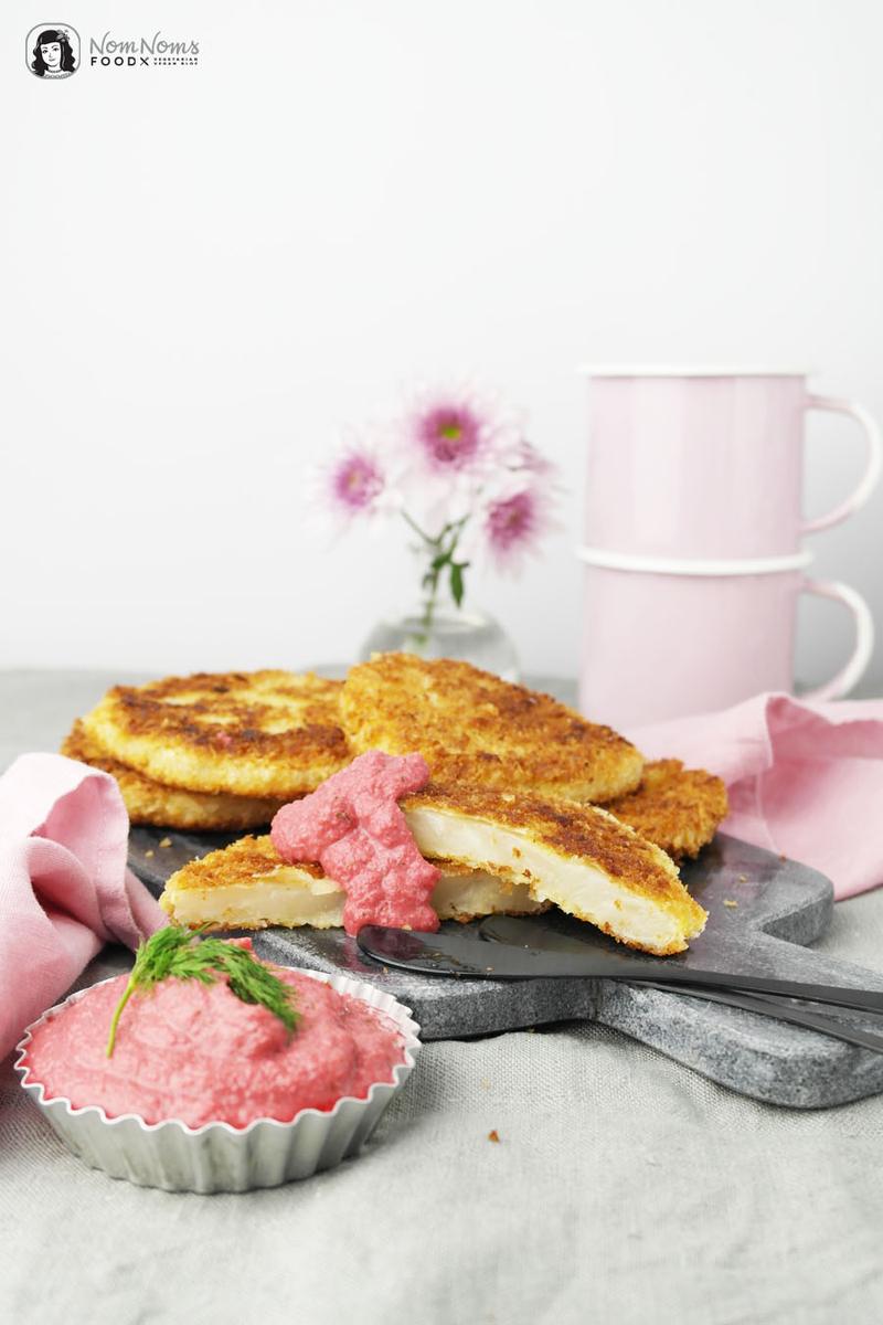 Rezeptbild: Sellerie-Schnitzel mit Rote-Bete-Apfel-Meerrettich-Dip