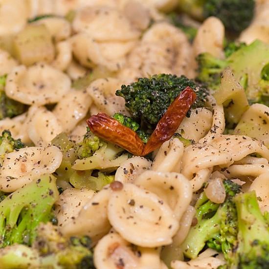 Rezeptbild: Scharfe Orecchiette mit Brokkoli