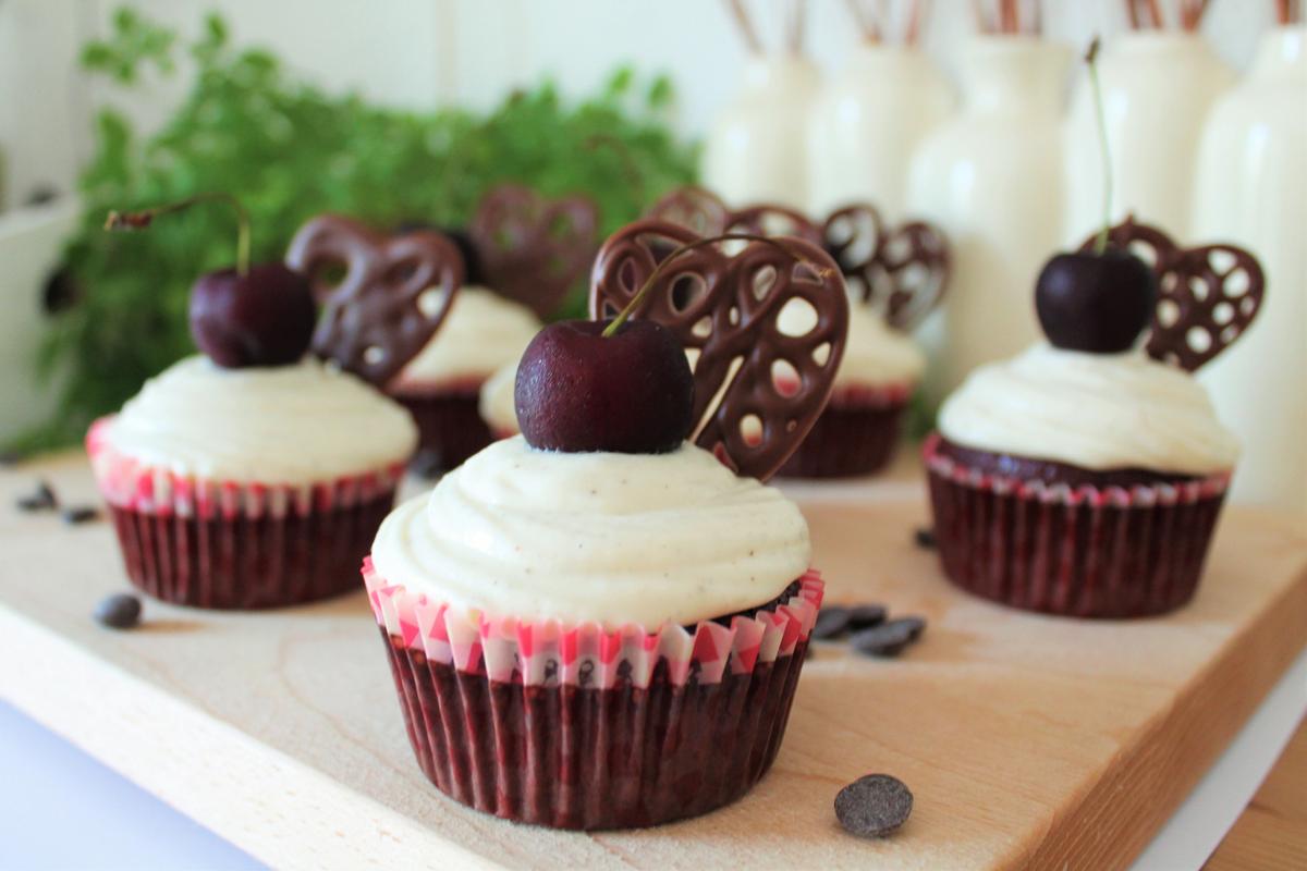 Rezeptbild: Red Velvet Cupcakes mit Frischkäsehaube
