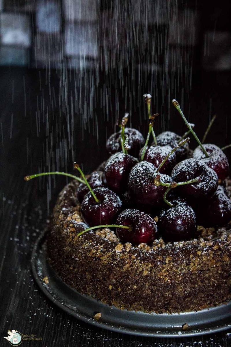 Rezeptbild: Torta al cioccolato - Schokokuchen mit Pinienkernen
