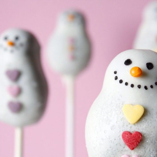 Rezeptbild: Schneemann-Cake Pops zu Weihnachten