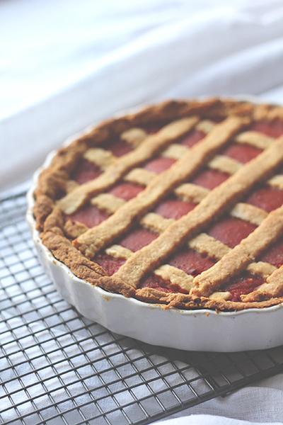Rezeptbild: Linzer Torte mit Paprikaragout und Salbei