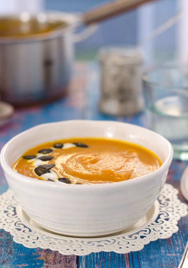 Rezeptbild: Leichte Kürbis-Karottensuppe mit rotem Curry