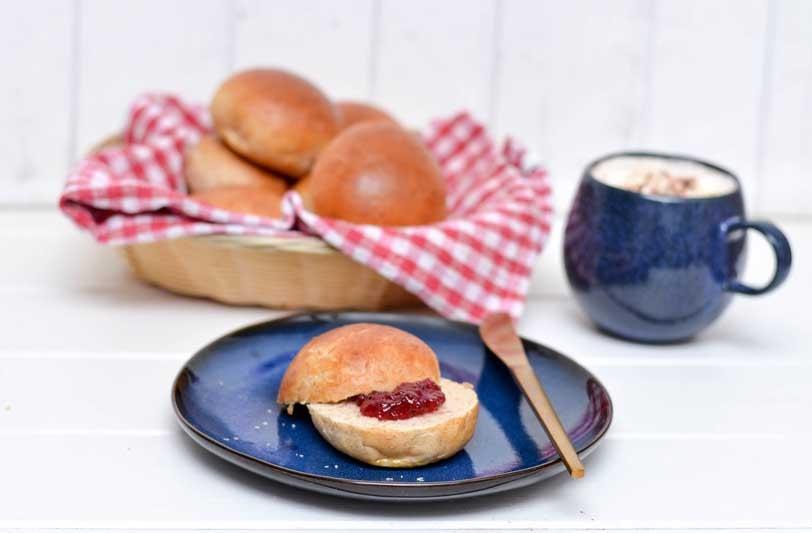 Rezeptbild: fluffige Brötchen mit Kardamom