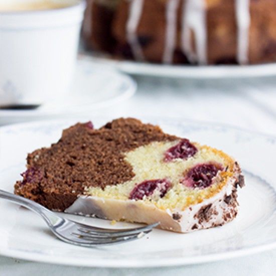 Rezeptbild: Kirsch-Rum-Guglhupf