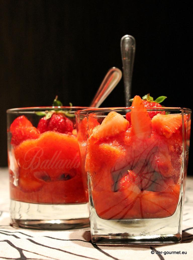 Rezeptbild: Erdbeergranita mit Aperol