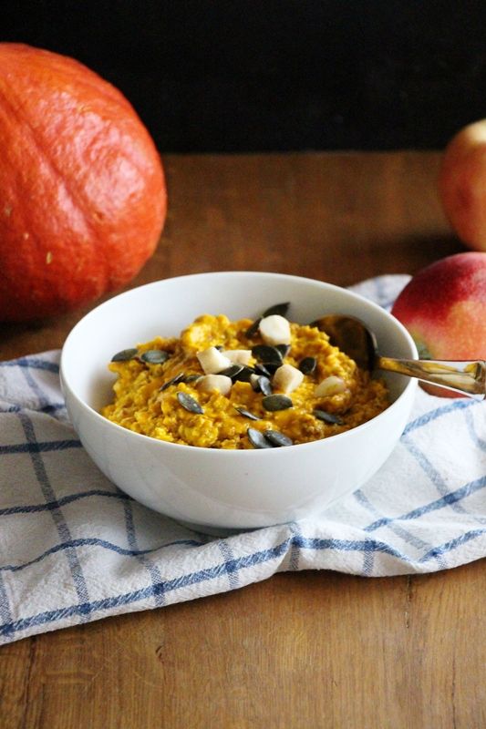 Rezeptbild: Kürbis - Porridge mit Äpfel, Zimt und Kardamom