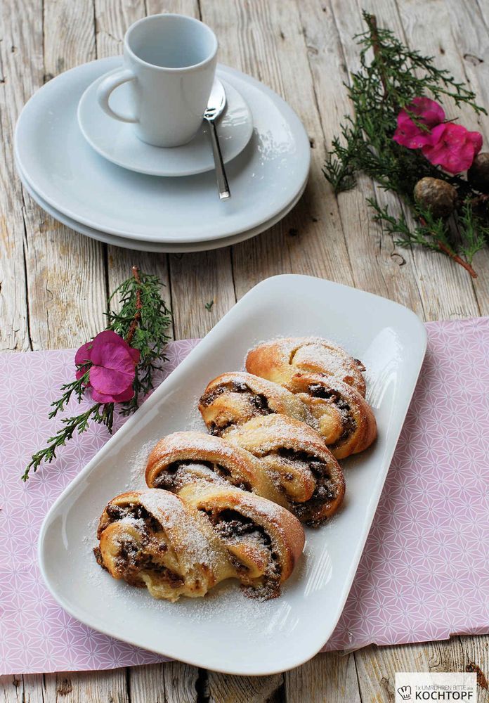 Rezeptbild: Feigen-Marzipan-Pudding-Schnecken
