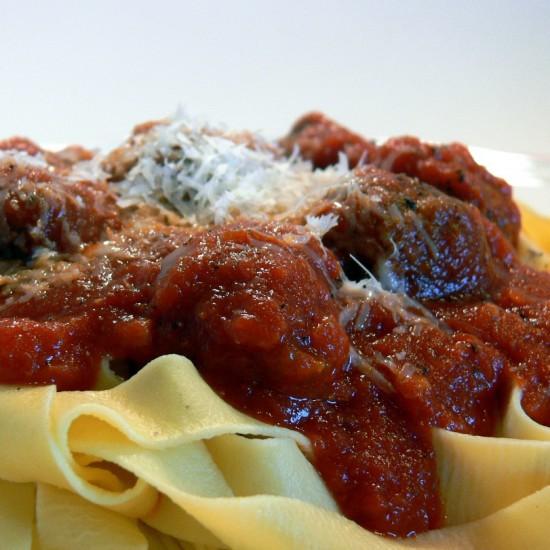 Rezeptbild: hausgemachte Lasagnette mit Fleischbällchen