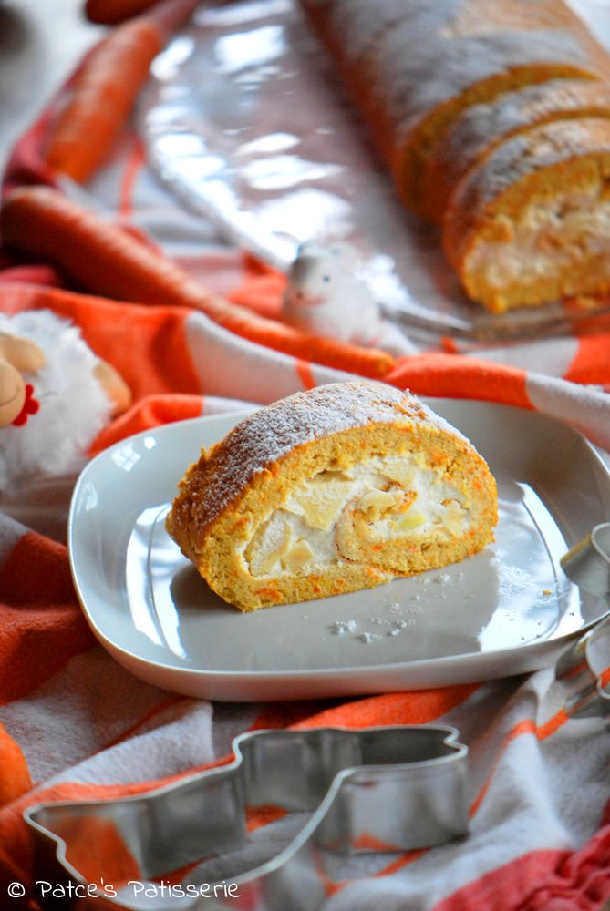 Rezeptbild: Möhren-Biskuitroulade mit Apfel-Quark-Füllung
