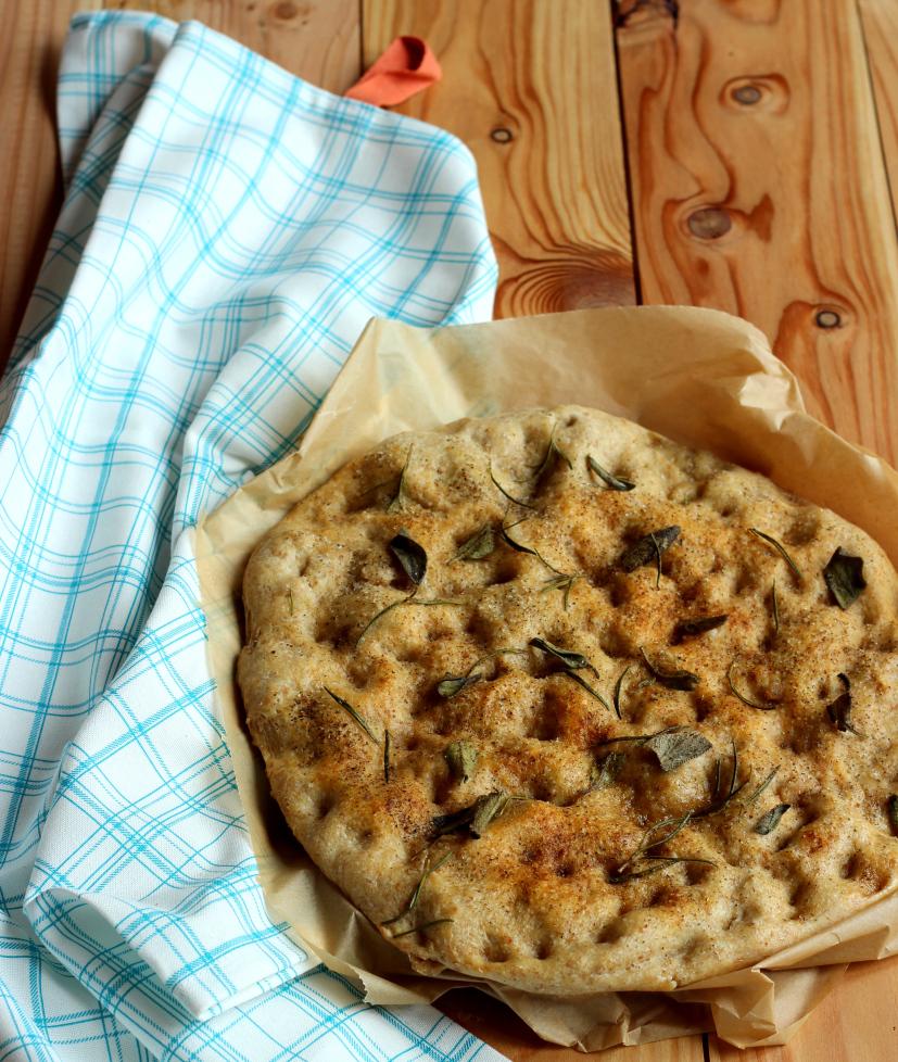 Rezeptbild: Focaccia mit Kräutern und Tsatsiki