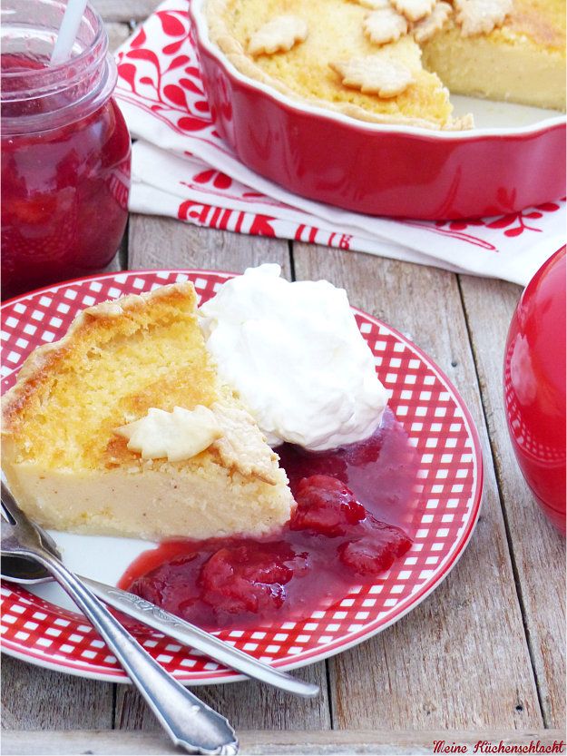 Rezeptbild: Buttermilch Pie mit Pflaumen Kompott