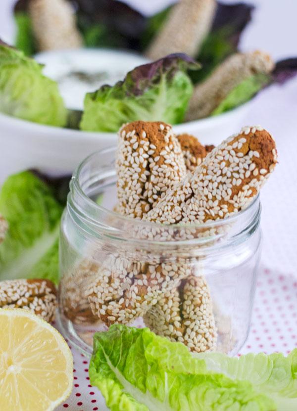 Rezeptbild: Falafelsticks mit Sesamkruste