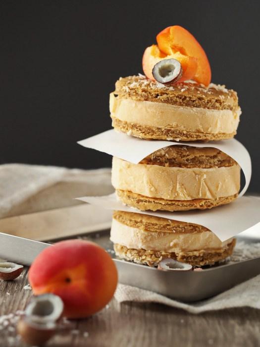 Rezeptbild: Aprikosen-Eis mit Kokos-Cookie