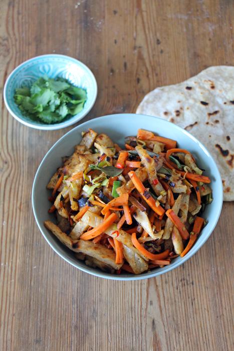 Rezeptbild: Kotthu - Brotsalat aus Sri Lanka