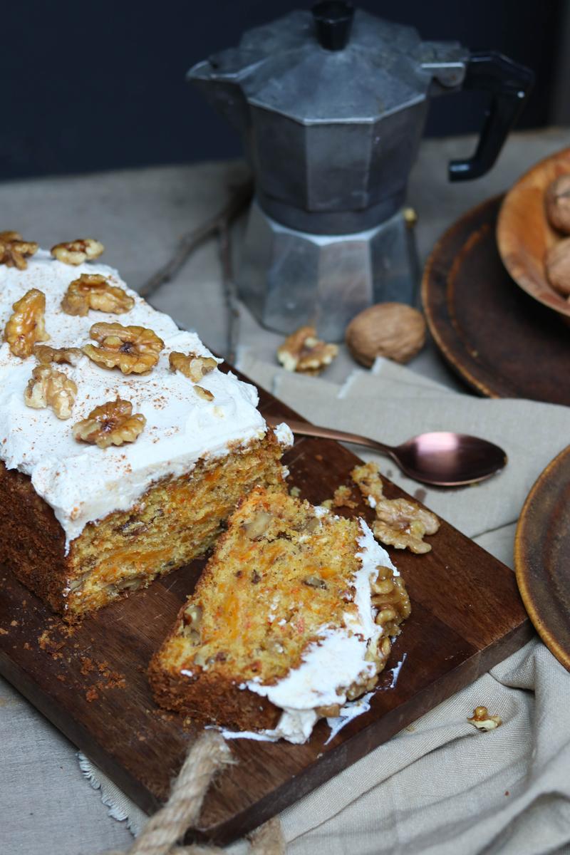 Rezeptbild: Kürbis-Walnuss-Brot mit Zimtfrosting