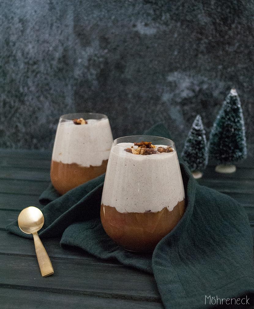 Rezeptbild: Zimtcreme mit Apfelkompott und karamellisierten Mandeln