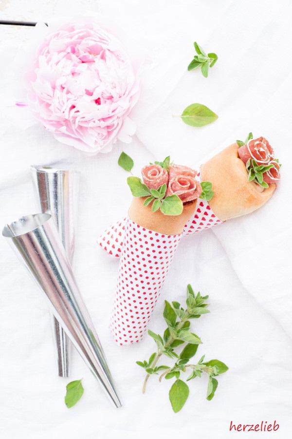 Rezeptbild: Pizza in a Cone