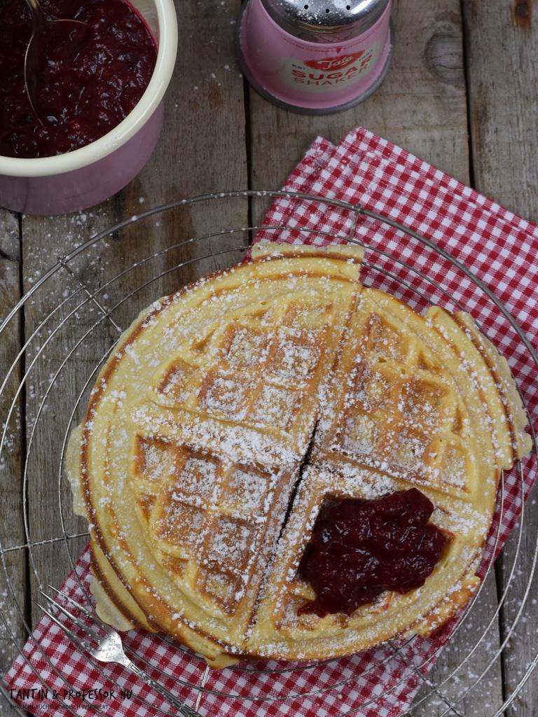 Rezeptbild: FLUFFIGE WAFFELN MIT JOGHURT