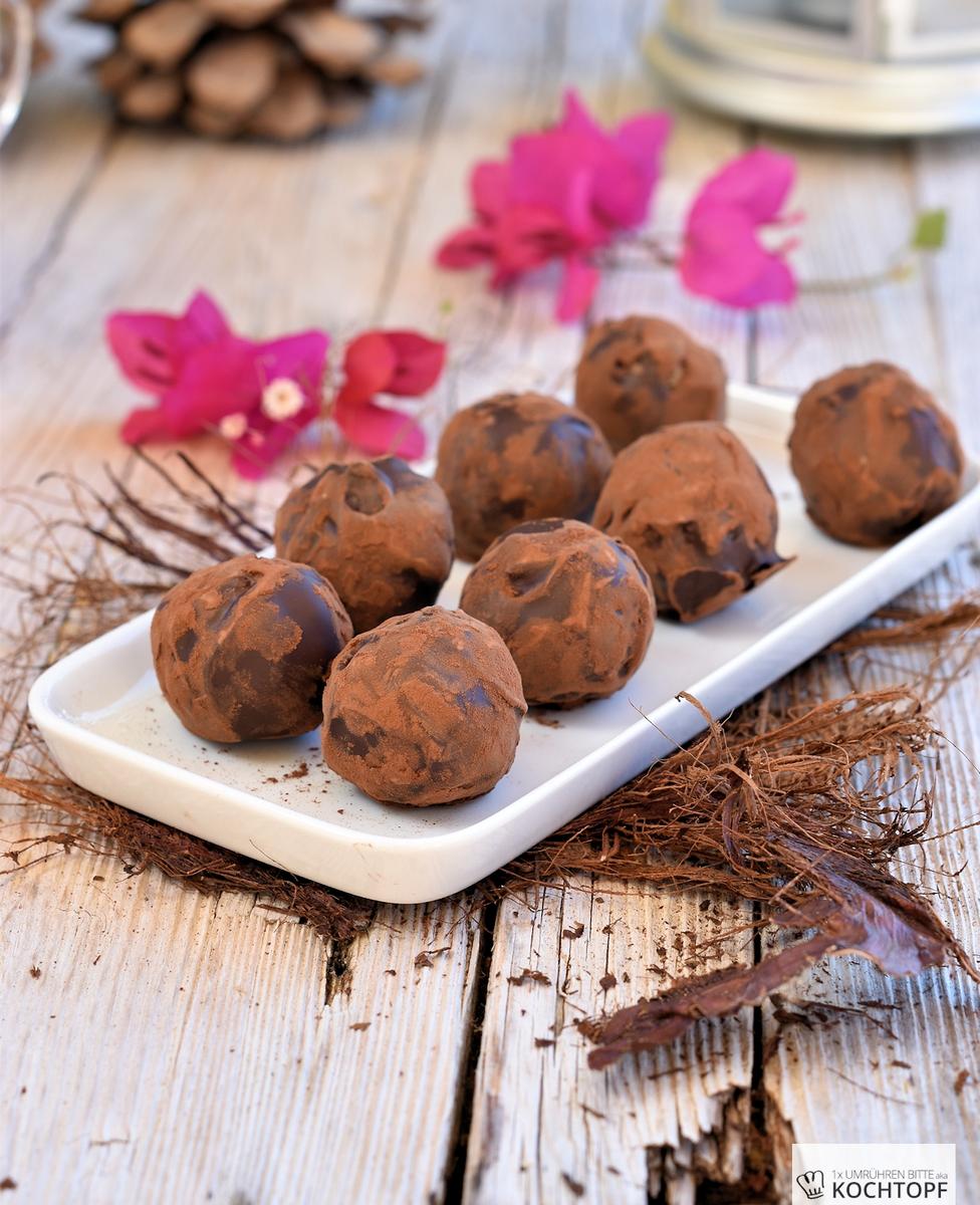 Rezeptbild: Irish Cream Likör Cookie-Dough Pralinen