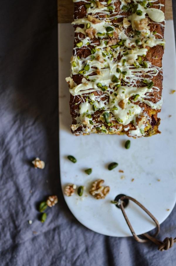 Rezeptbild: Kürbiskuchen mit karamellisierten Pistazien, Walnüssen und Pflaumen