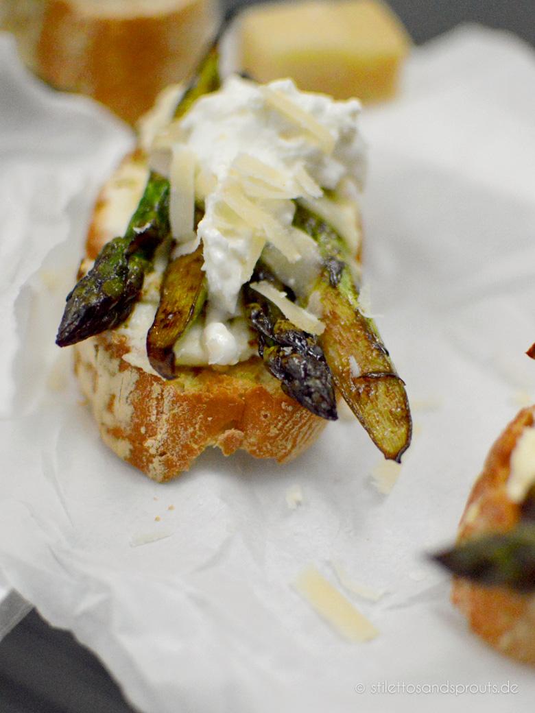 Rezeptbild: Crostini mit grünem Spargel
