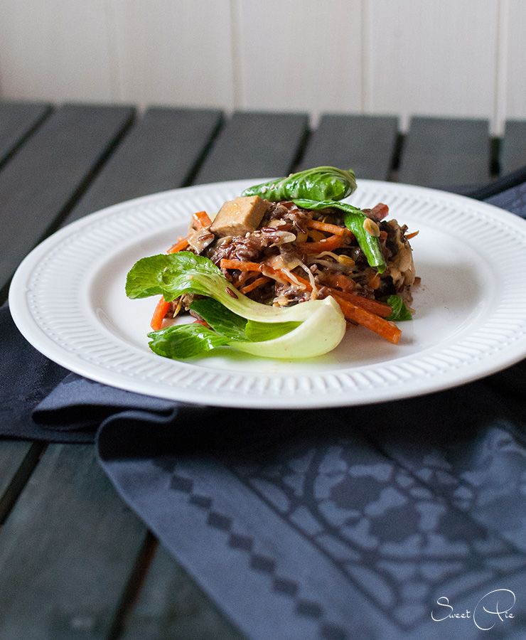 Rezeptbild: Naturreis mit Kokosmilch, Räuchertofu & Pak Choi