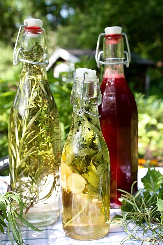 Rezeptbild: Aromatisierte Essige