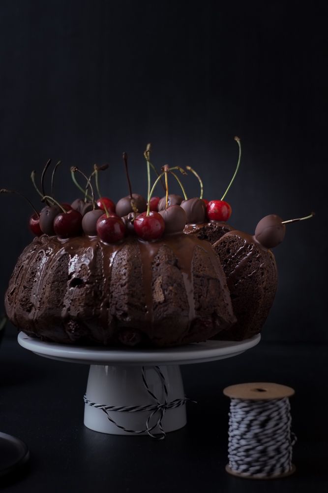 Rezeptbild: Schokoladen-Kirsch-Guglhupf