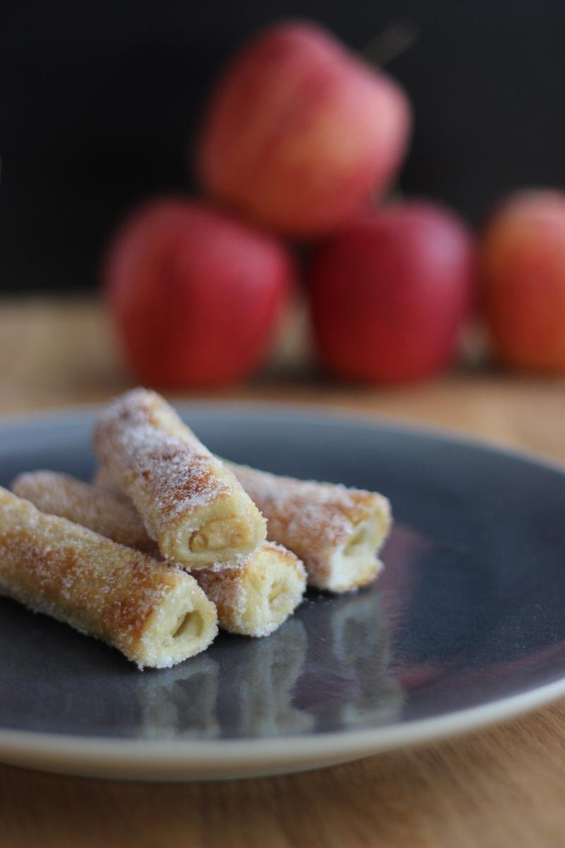 Rezeptbild: French Toast Roll Ups mit Apfelfüllung