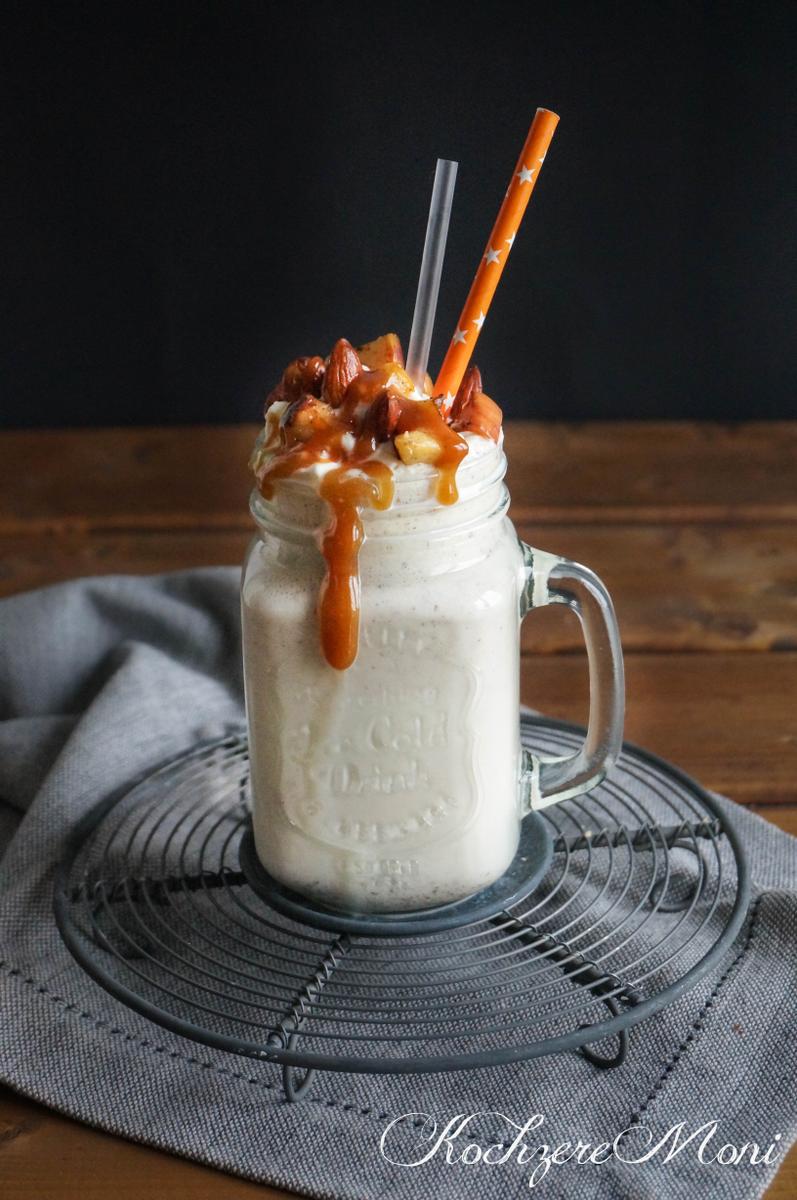 Rezeptbild: Bratapfel Milchshake mit Salzbutterkaramell