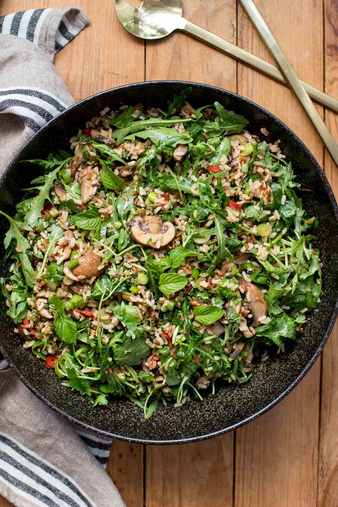 Rezeptbild: Reissalat mit Champignons und Kräuter