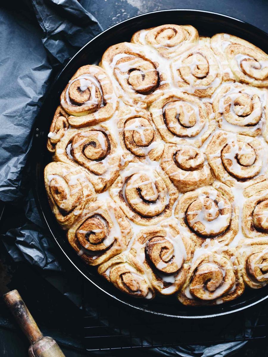 Rezeptbild: ZIMTSCHNECKEN IM BLECH - EINFACH & SUPERFLUFFIG