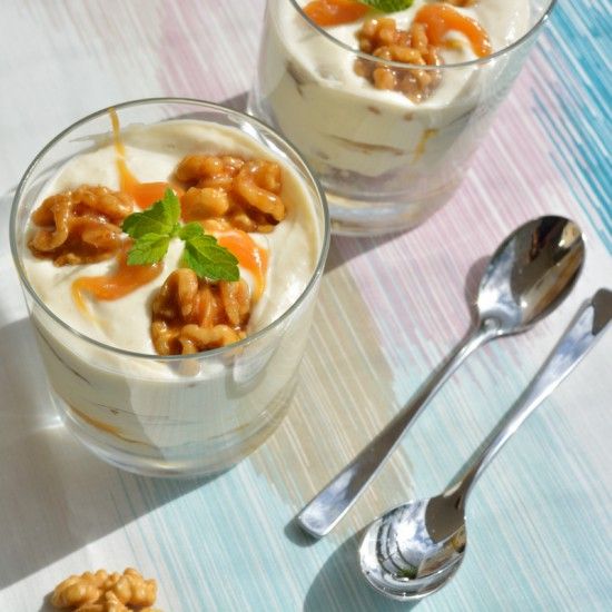 Rezeptbild: Bananencréme mit karamellisierten Walnüssen