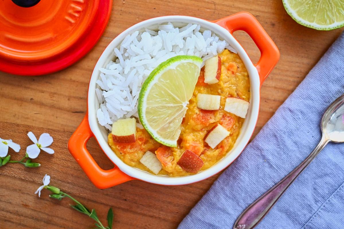 Rezeptbild: Linsen-Karotten-Curry mit Limette und Apfel