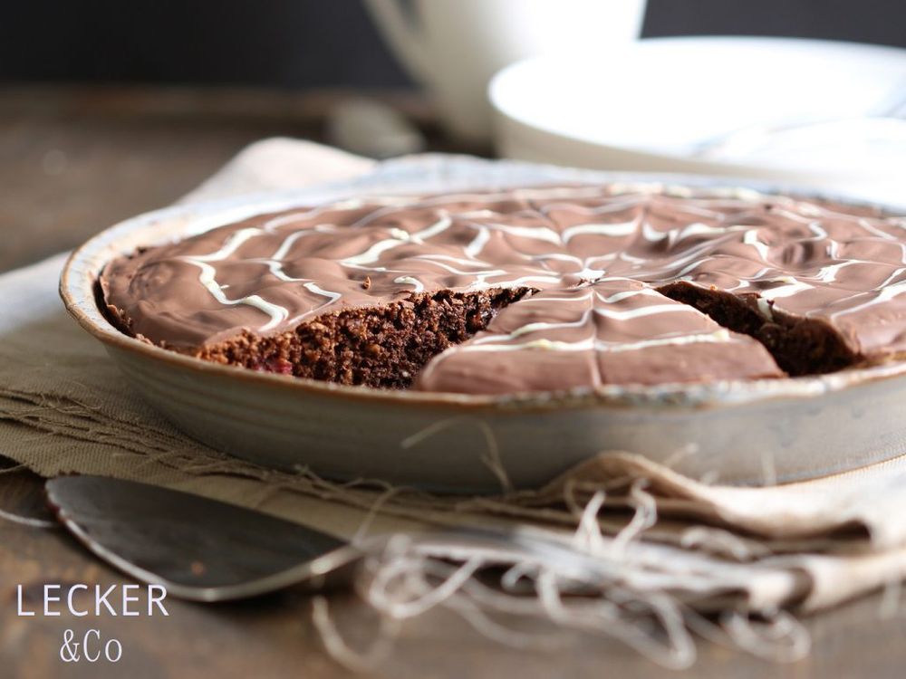 Rezeptbild: Nutella-Erdmandel-Kuchen mit Kirschen