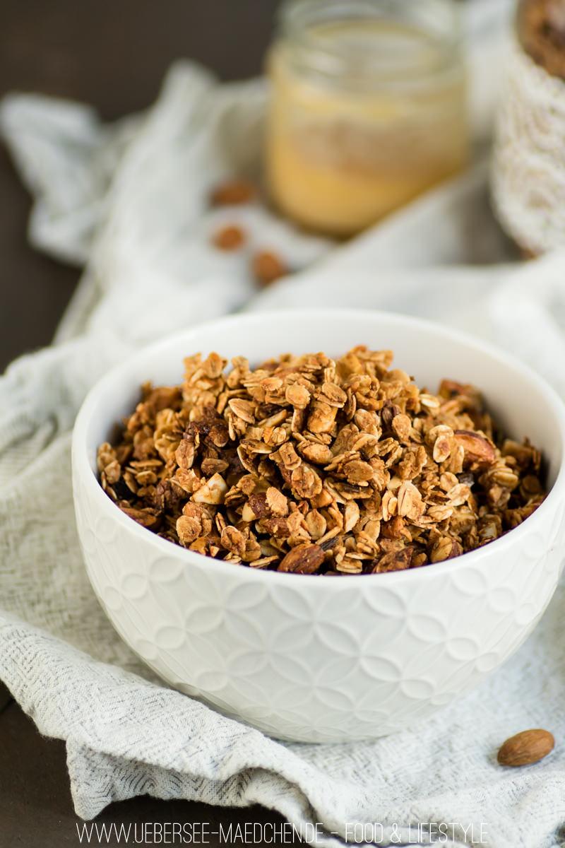 Rezeptbild: Mandel-Granola sehr crunchy mit Honig und Vanille