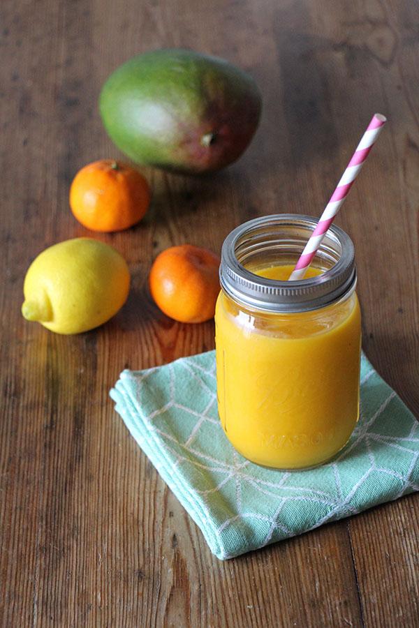 Rezeptbild: Sonniger Smoothie mit Zitrusfrüchten