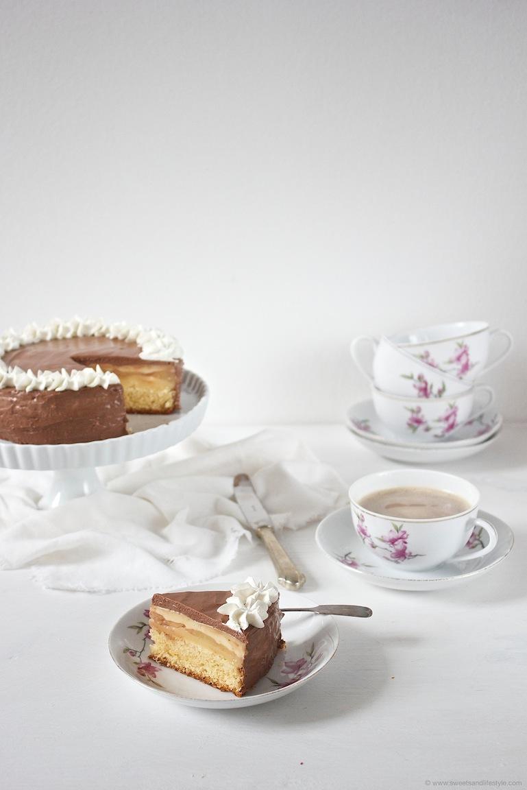Rezeptbild: Birnen Schokomousse Torte