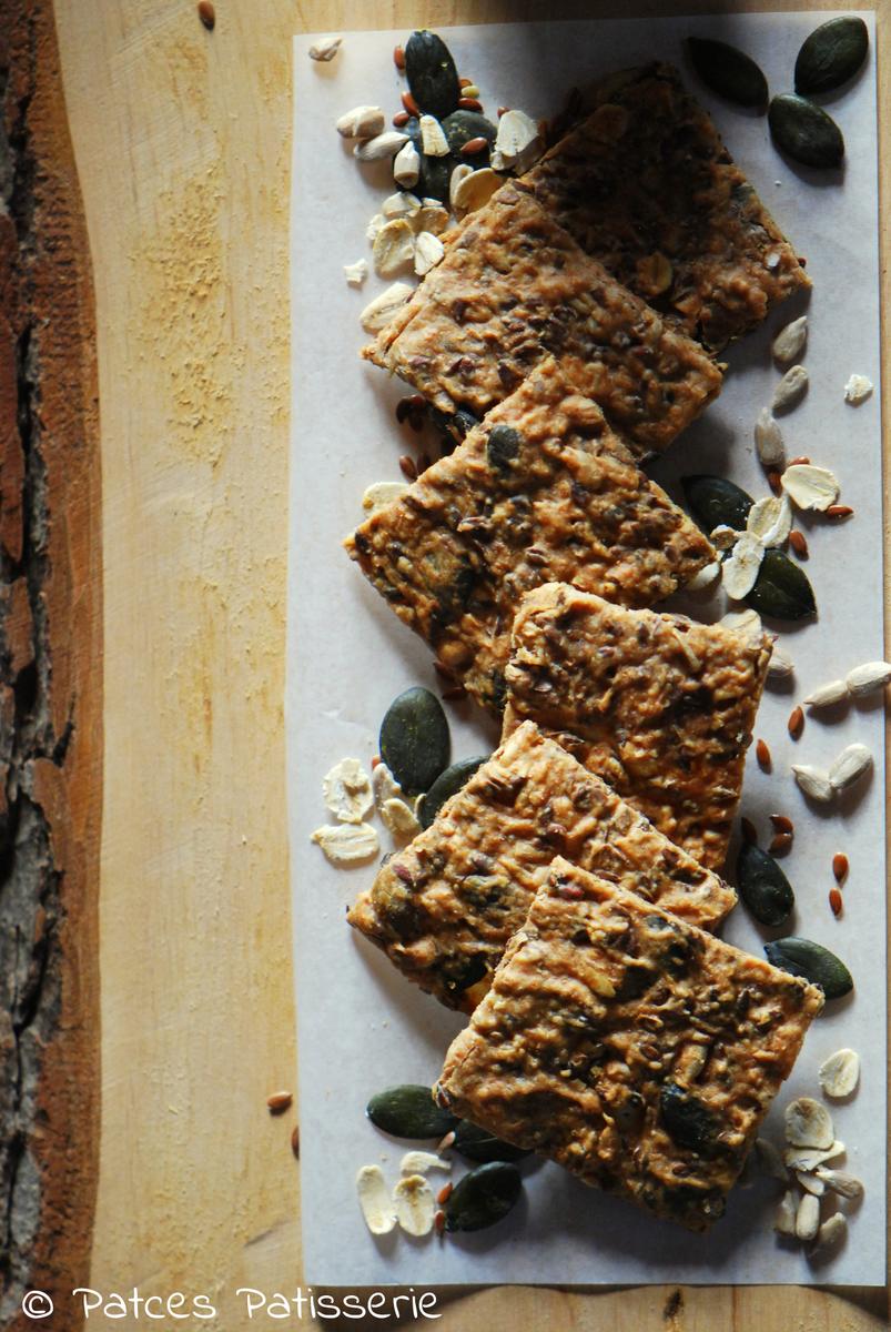 Rezeptbild: Dinkel-Cracker mit Saaten