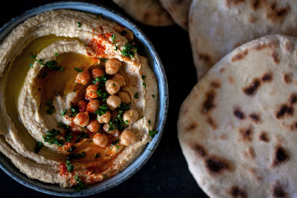 Rezeptbild: 5-Zutaten-Hummus mit Pfannenbrot