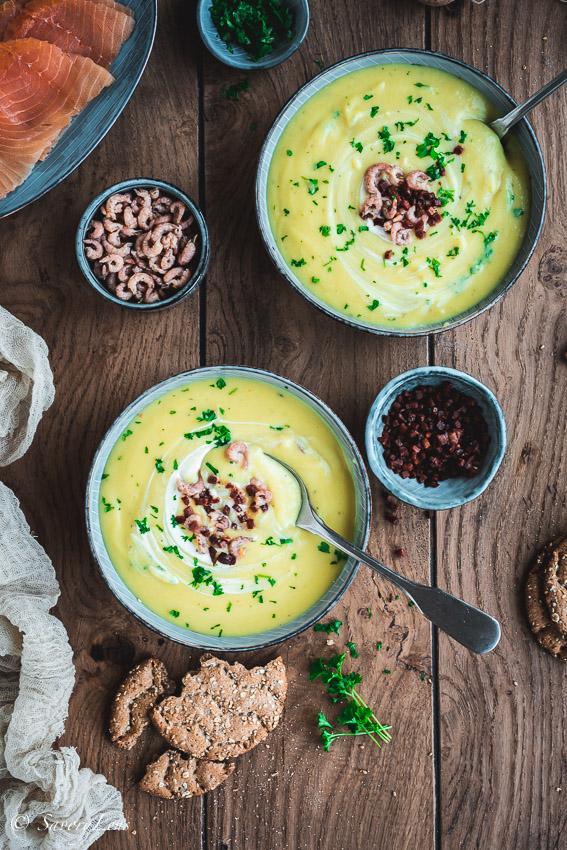 Rezeptbild: Schwedische Kartoffelsuppe mit Lachs, Krabben und Speck